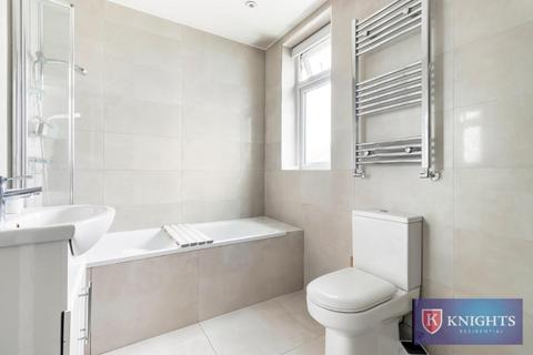 56 Trent Gardens, London, N14 4QN