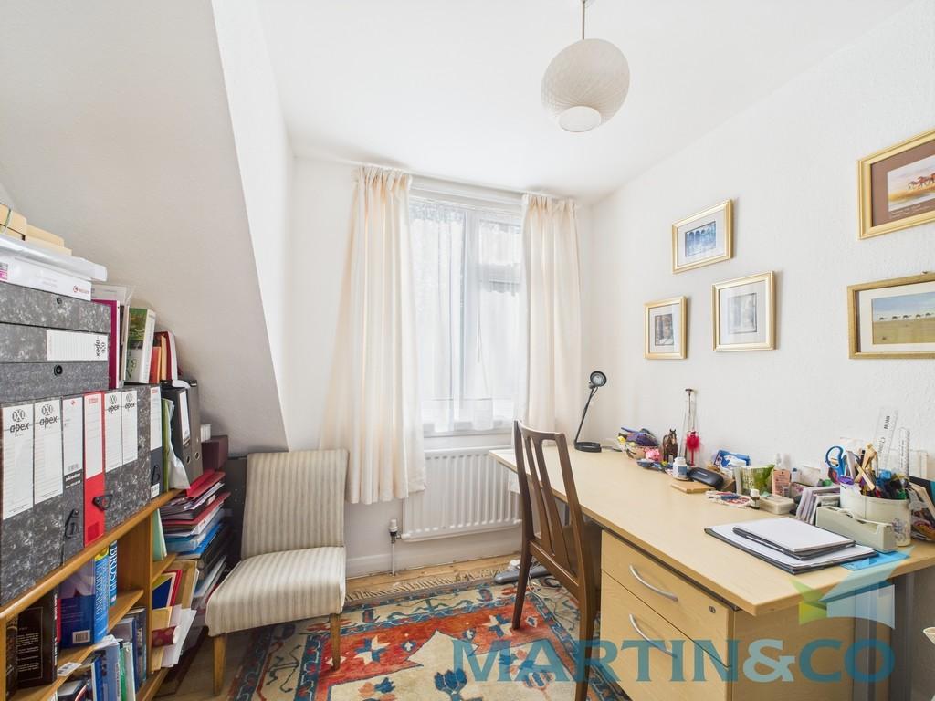 Bedroom / Office