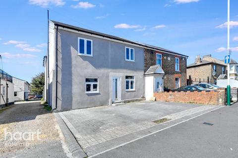 1 bedroom apartment for sale, Flat 3, 24 Albert Road, Romford, RM1 2PJ