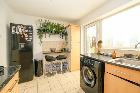 72 Doveney Close, Orpington, BR5 3WF