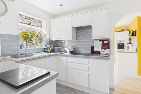 1 Darnbrook, Wilnecote, Tamworth, B77 4JU