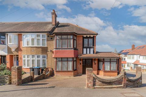 4 bedroom end of terrace house for sale, Slades Gardens, Enfield
