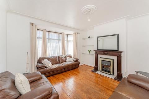 4 bedroom end of terrace house for sale, Slades Gardens, Enfield