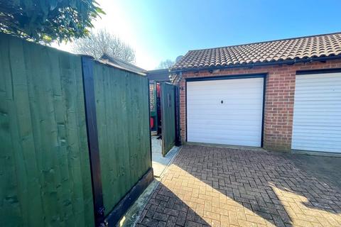 19 Biscay Close, Littlehampton, BN17 6SW