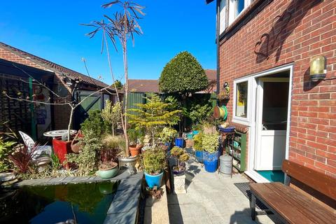 19 Biscay Close, Littlehampton, BN17 6SW