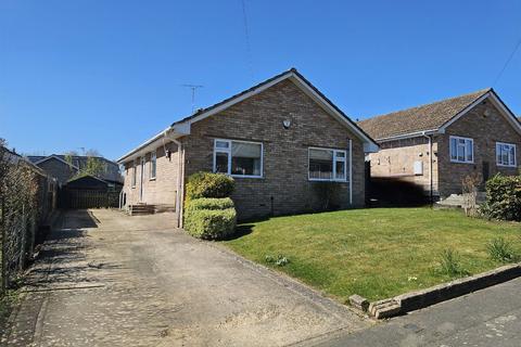 3 bedroom detached bungalow for sale, Portway Crescent, Croughton