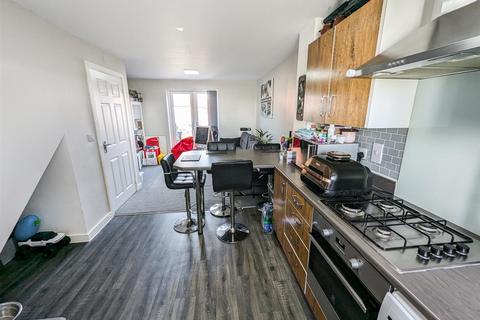 31 Egan Close, Weldon, Corby, NN17 3NB