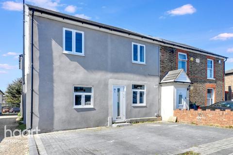 1 bedroom apartment for sale, Flat 4, 24 Albert Road, Romford, RM1 2PJ