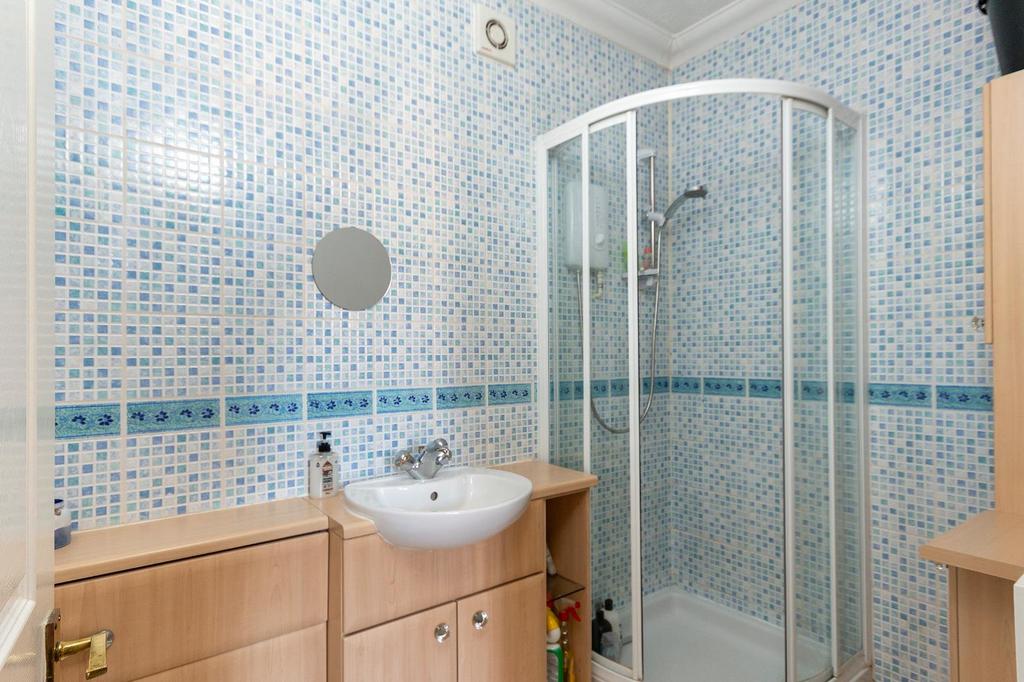 1 O3 GRFY - Ensuite A.jpg