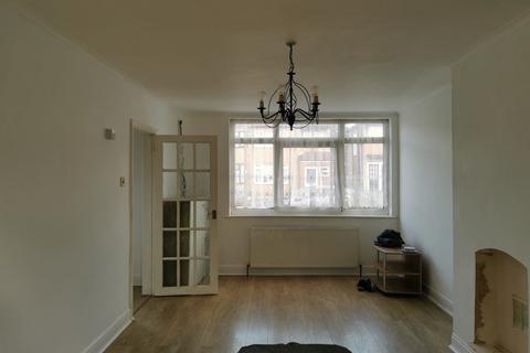 3 bedroom semi-detached house to rent, Holyrood Avenue, Harrow
