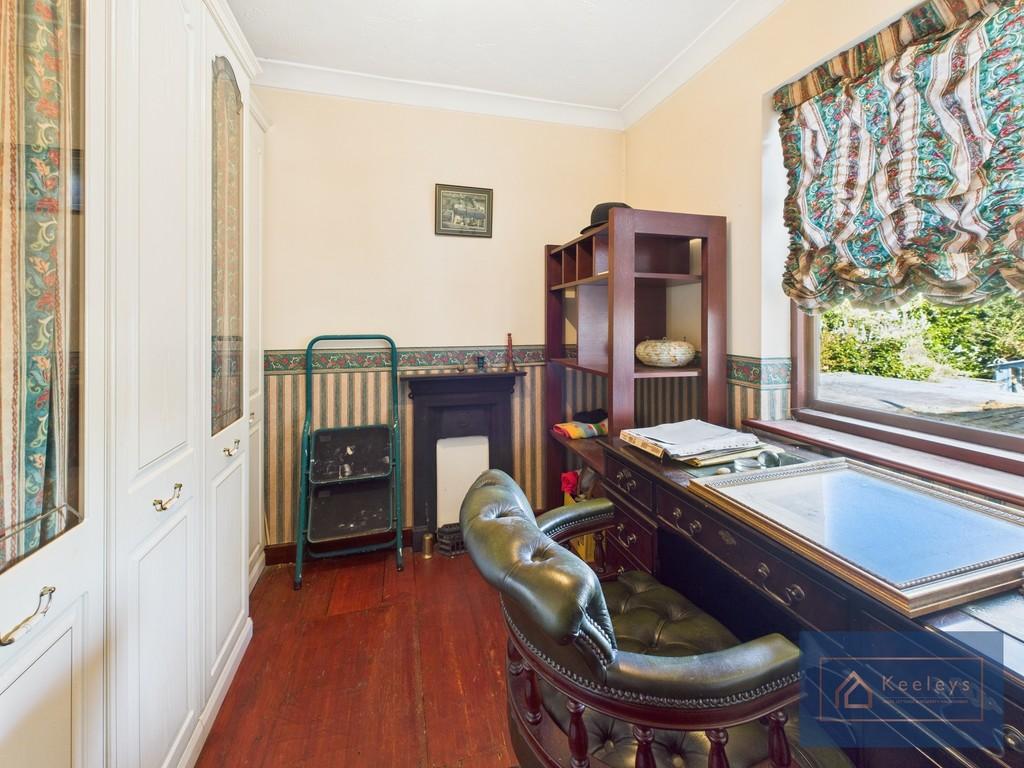 Bedroom3/study