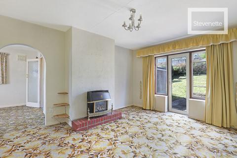 3 bedroom semi-detached house for sale, Thaxted Road, Buckhurst Hill