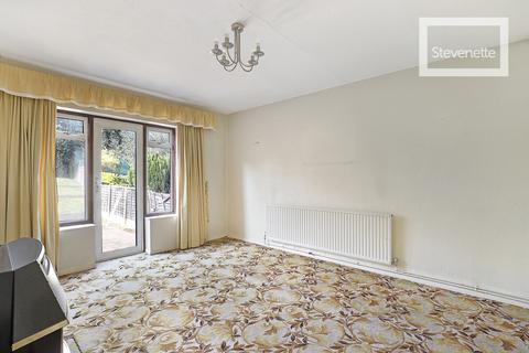 3 bedroom semi-detached house for sale, Thaxted Road, Buckhurst Hill