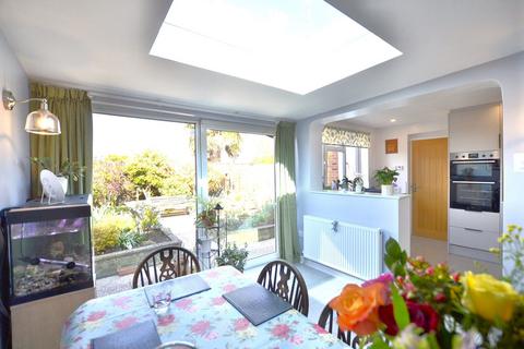 8 Camberley Close, Hucclecote, Gloucester, GL3 3PQ