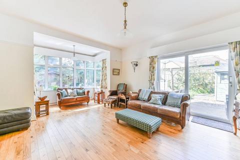3 Bramley Close, South Croydon, CR2 6NQ