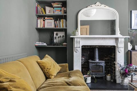 2 bedroom terraced house for sale, Elverson Road, London SE8
