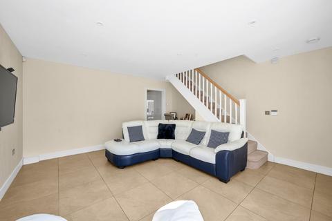 1a Brenchley Close, Chislehurst, BR7 5NQ