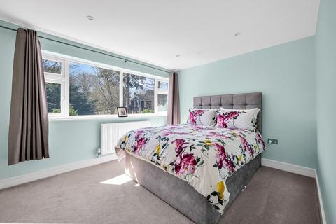 1a Brenchley Close, Chislehurst, BR7 5NQ