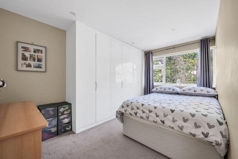 1a Brenchley Close, Chislehurst, BR7 5NQ