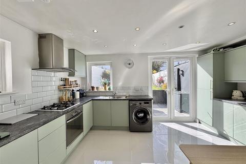 56 Trelander North, Truro, TR1 1PR