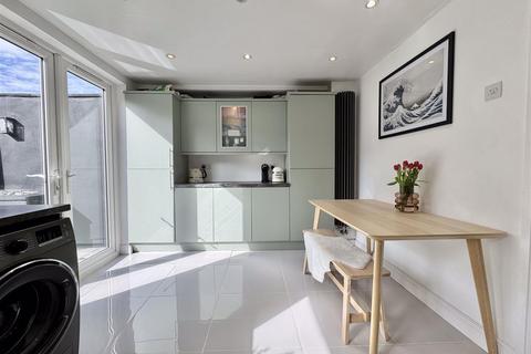 56 Trelander North, Truro, TR1 1PR