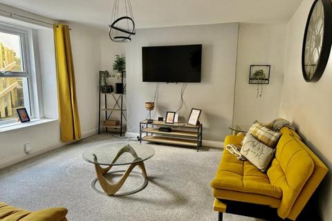 1 bedroom apartment to rent, 252 North Road West, Flat 1
