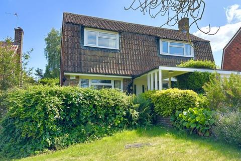 3 bedroom property for sale, Walnut Close, Epsom