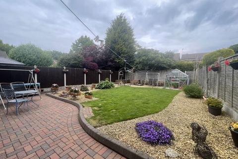 6 Lindrick Close, Walsall, WS3 3UW