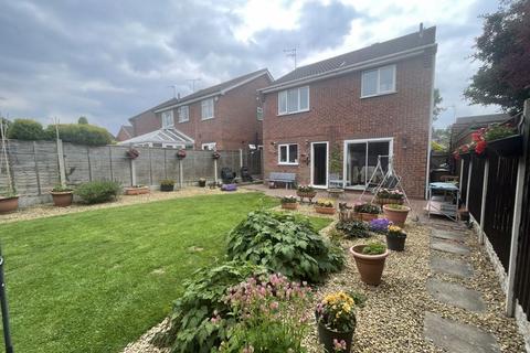 6 Lindrick Close, Walsall, WS3 3UW