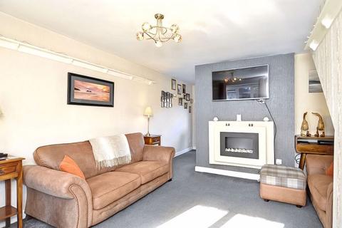 6 Lindrick Close, Walsall, WS3 3UW