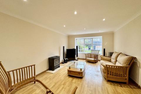 11 Rushmoor Close, Sutton Coldfield, B74 2PW