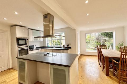 11 Rushmoor Close, Sutton Coldfield, B74 2PW