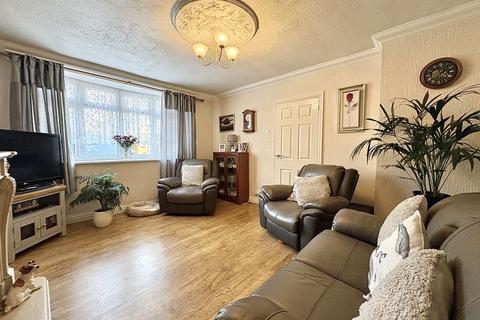 2 bedroom semi-detached house for sale, Laburnum Road, LANESFIELD, WV4 6PG