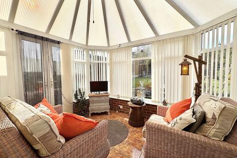 2 bedroom semi-detached house for sale, Laburnum Road, LANESFIELD, WV4 6PG