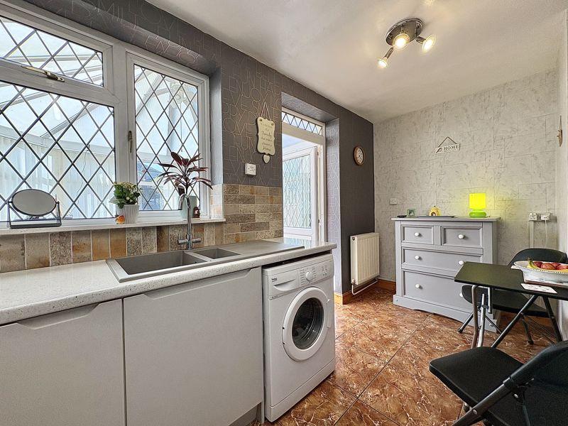 Dining kitchen