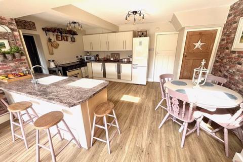 4 bedroom end of terrace house for sale, Rippingille Road,  Great Barr, Birmingham B43 7DJ