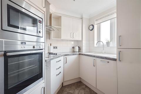 1 bedroom apartment for sale, Yorktown Road, Sandhurst GU47