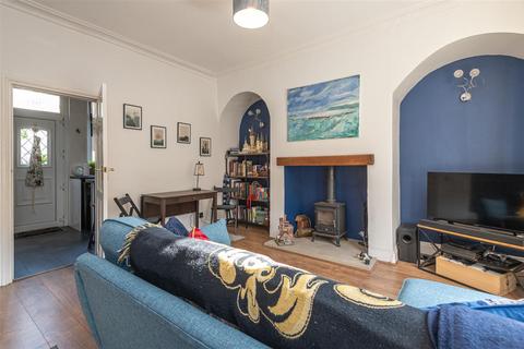 27 John Street, Greetland, Halifax, HX4 8AR