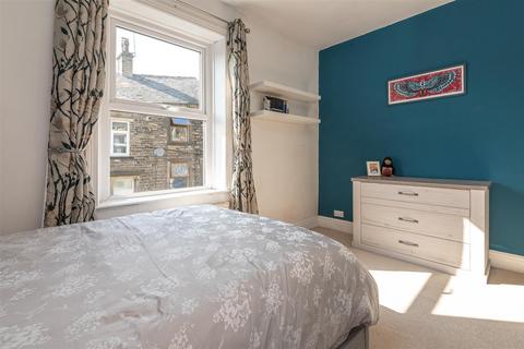 27 John Street, Greetland, Halifax, HX4 8AR