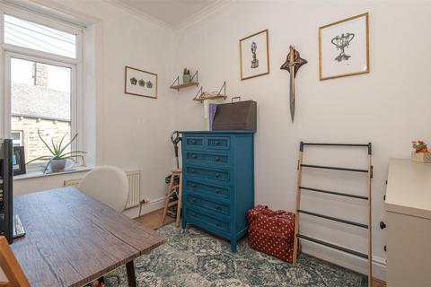 27 John Street, Greetland, Halifax, HX4 8AR