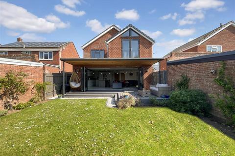 52 Hencliffe Way, Hanham, Bristol, BS15 3TN