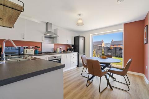 2 bedroom semi-detached house for sale, Gobey Drive, Chichester