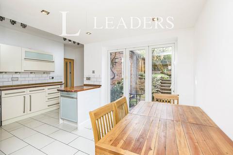 4 bedroom detached house to rent, Brackensdale Avenue, Mackworth