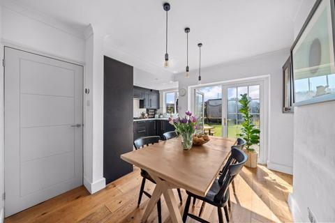 109 Clarkes Avenue, Worcester Park, KT4 8QB