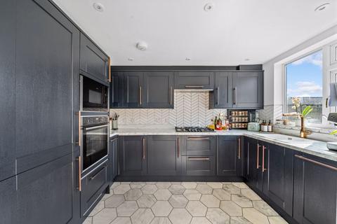 109 Clarkes Avenue, Worcester Park, KT4 8QB