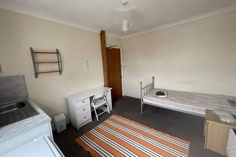 undefined, Furnished Room in Central Bournemouth