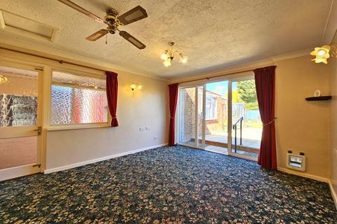 79 Beechcroft Road, Longlevens, Gloucester, GL2 9HE