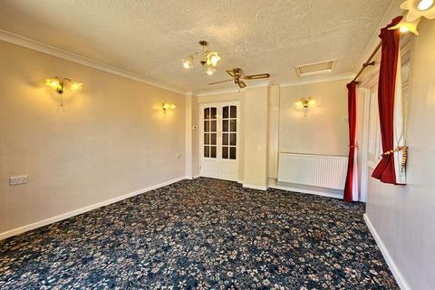 79 Beechcroft Road, Longlevens, Gloucester, GL2 9HE