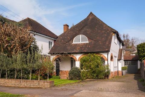 7 Onslow Way, Thames Ditton, KT7 0JQ