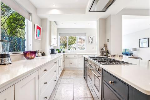 7 Onslow Way, Thames Ditton, KT7 0JQ
